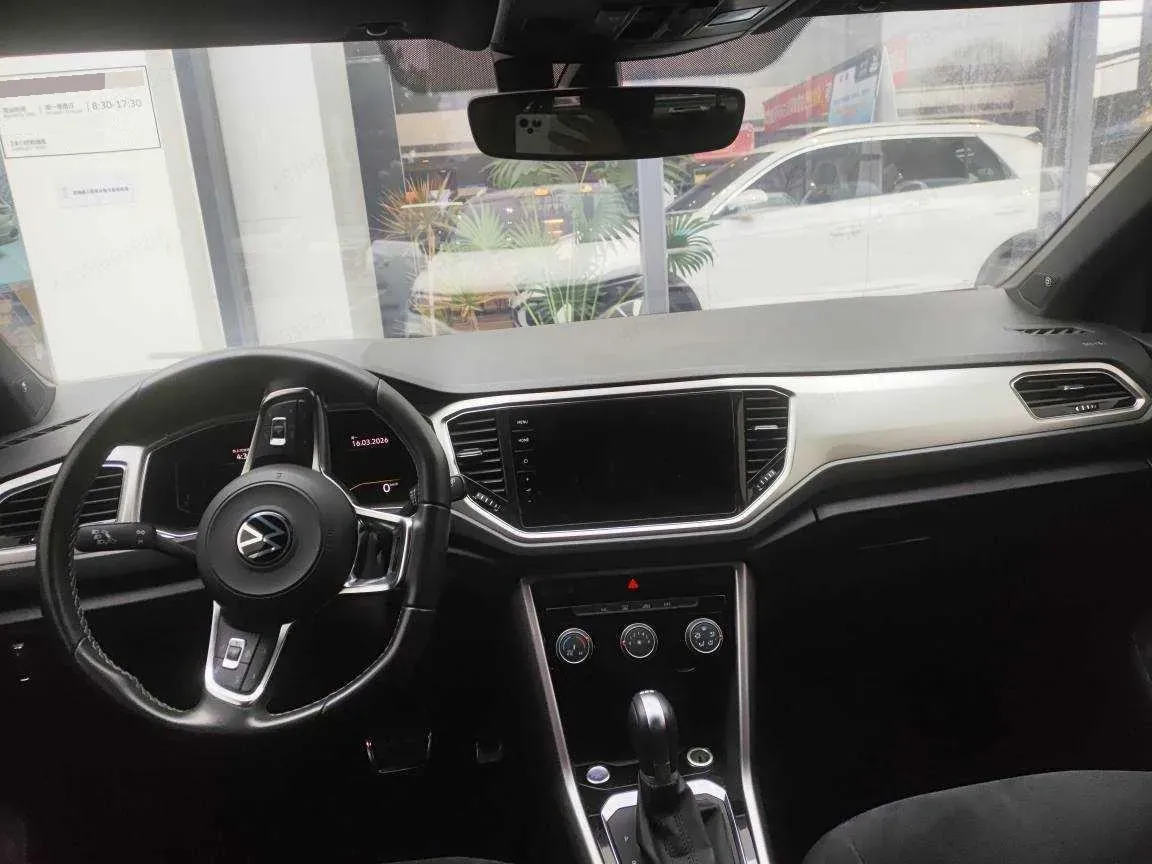 2022 Volkswagen T-Roc 1.4T 150HP L4 7DCT,autocango,china used car exporter,china ev exporter,chinese used car exporter,chinese used ev exporter