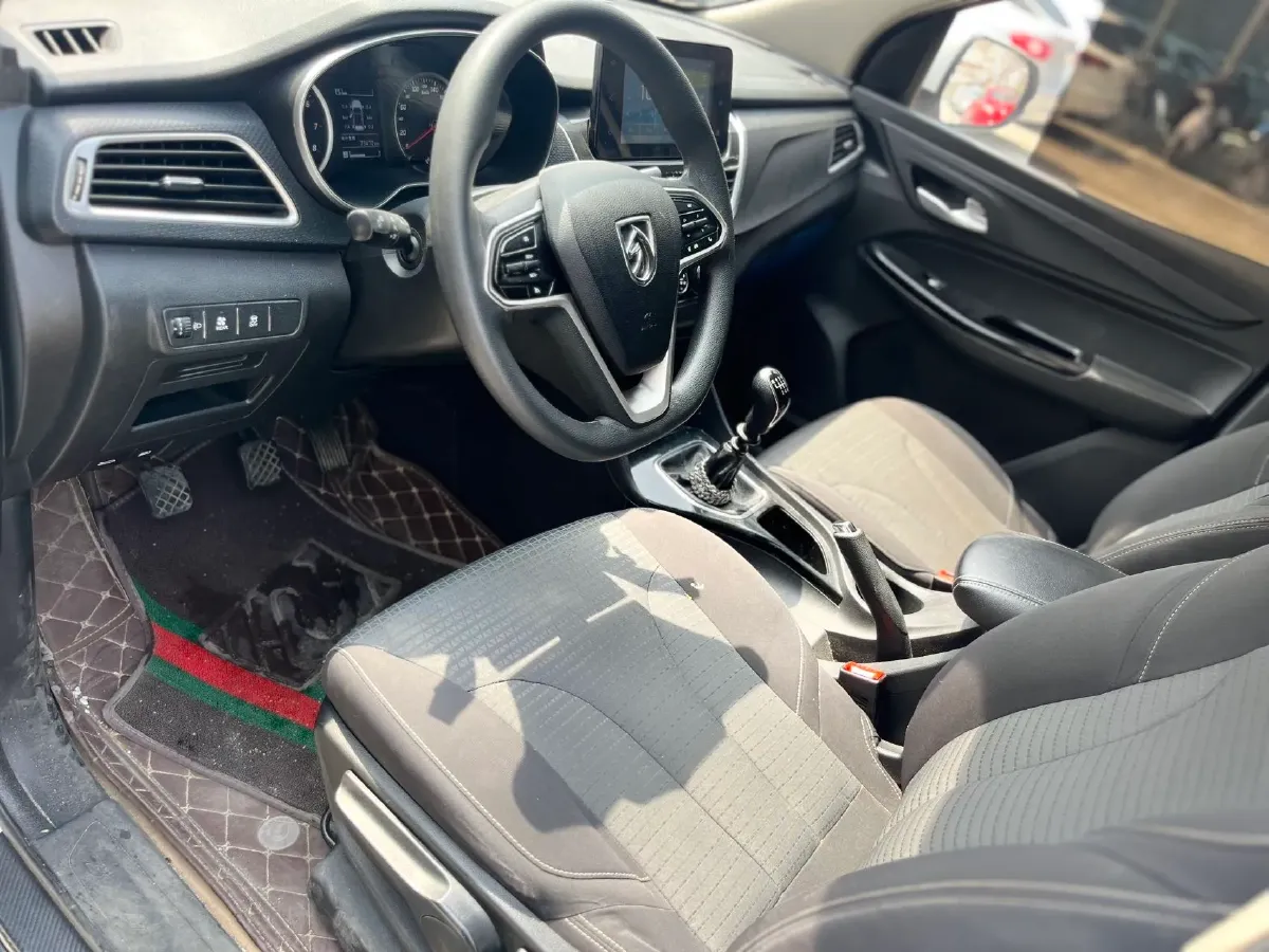 2019 BaoJun 730 1.5L 112HP L4 6MT,autocango,china used car exporter,china ev exporter,chinese used car exporter,chinese used ev exporter