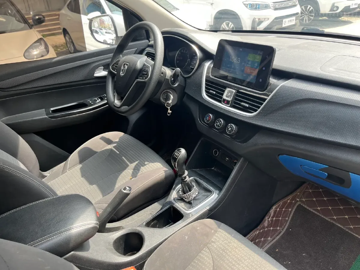 2019 BaoJun 730 1.5L 112HP L4 6MT,autocango,china used car exporter,china ev exporter,chinese used car exporter,chinese used ev exporter