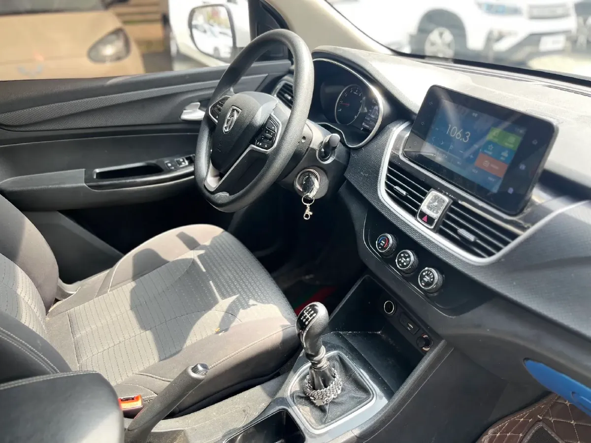 2019 BaoJun 730 1.5L 112HP L4 6MT,autocango,china used car exporter,china ev exporter,chinese used car exporter,chinese used ev exporter