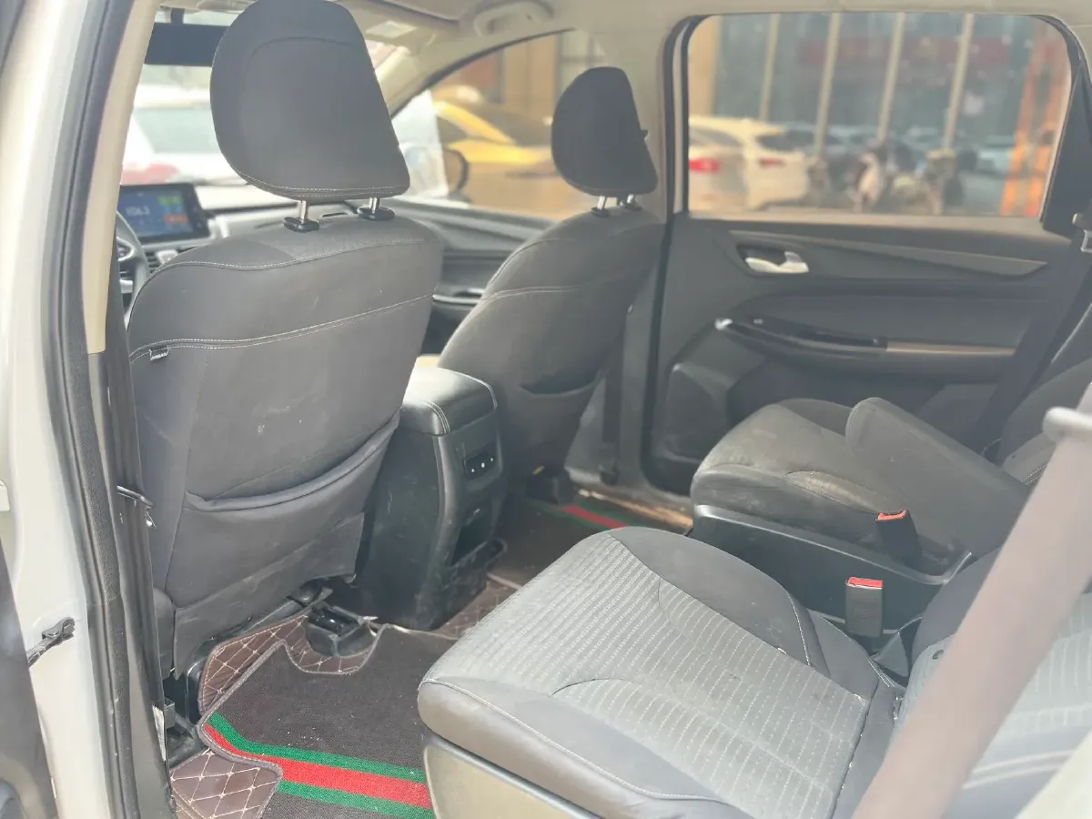 2019 BaoJun 730 1.5L 112HP L4 6MT,autocango,china used car exporter,china ev exporter,chinese used car exporter,chinese used ev exporter