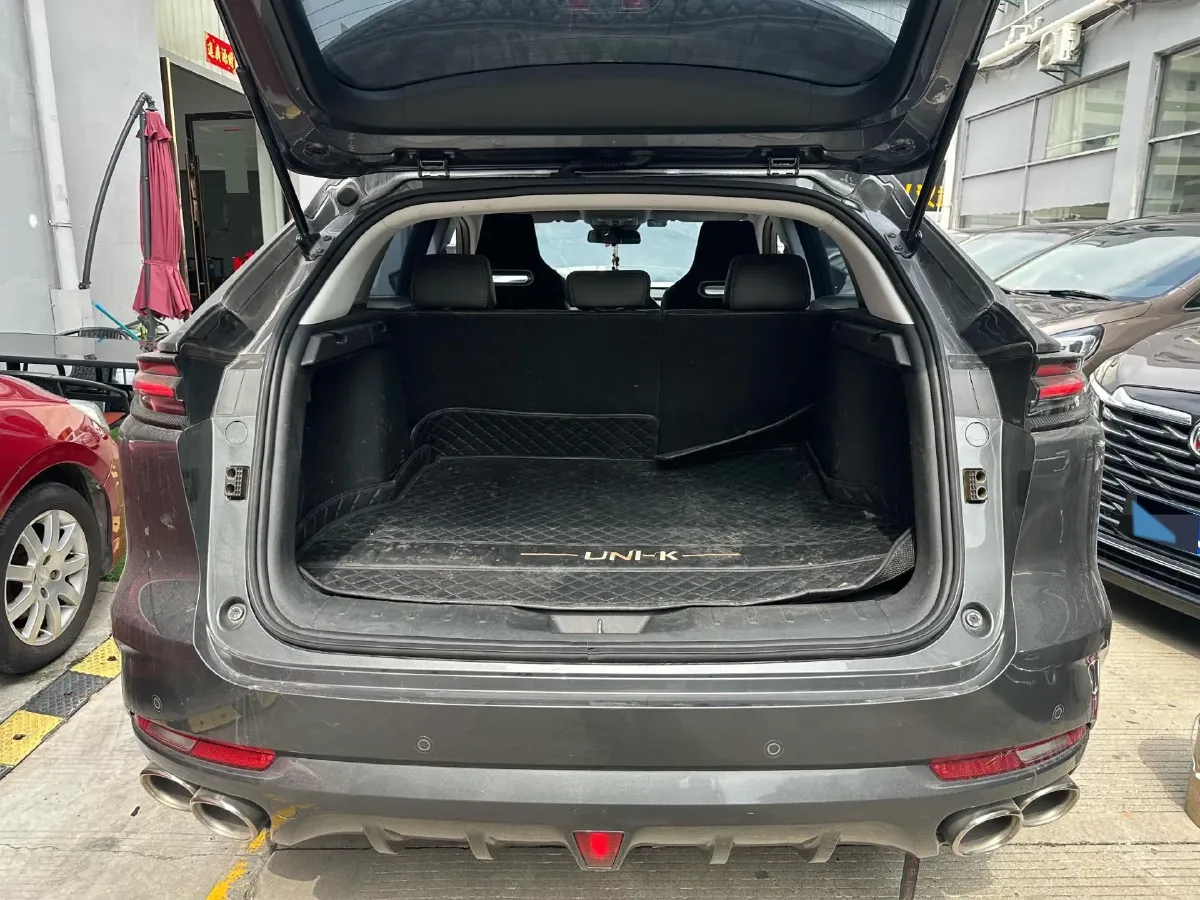 2021 ChangAn UNI-K 2.0T 233HP L4 8AT,autocango,china used car exporter,china ev exporter,chinese used car exporter,chinese used ev exporter