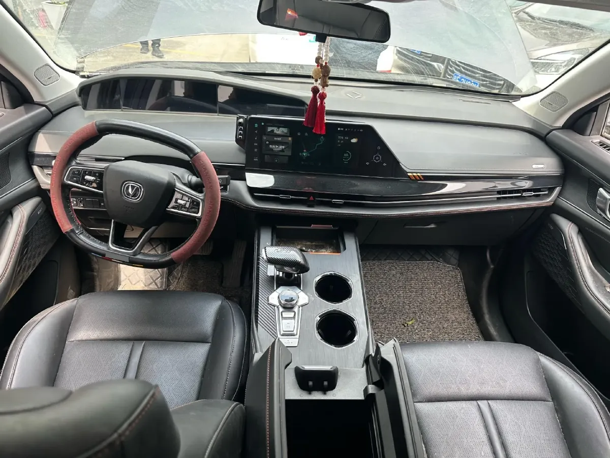 2021 ChangAn UNI-K 2.0T 233HP L4 8AT,autocango,china used car exporter,china ev exporter,chinese used car exporter,chinese used ev exporter