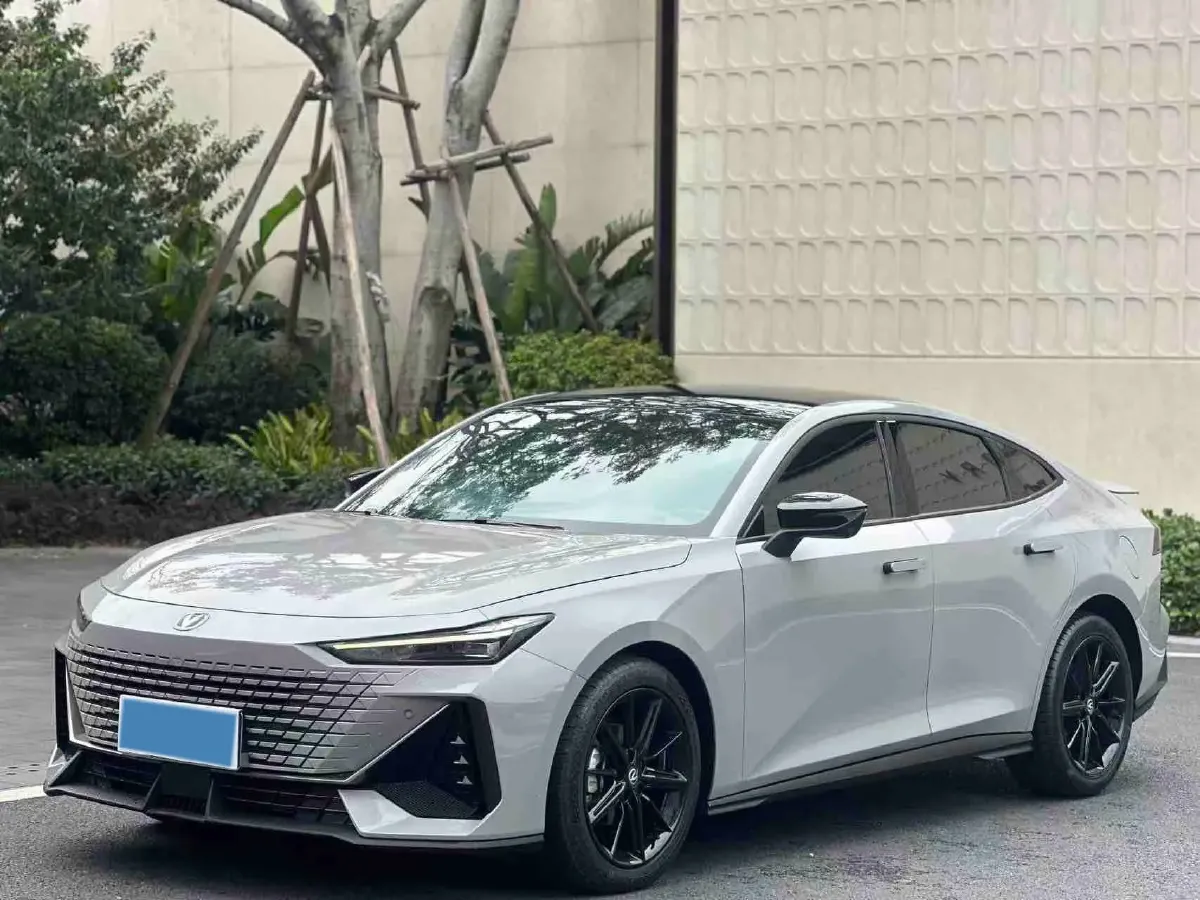 2023 ChangAn UNI-V 1.5T 188HP L4 7DCT,autocango,china used car exporter,china ev exporter,chinese used car exporter,chinese used ev exporter