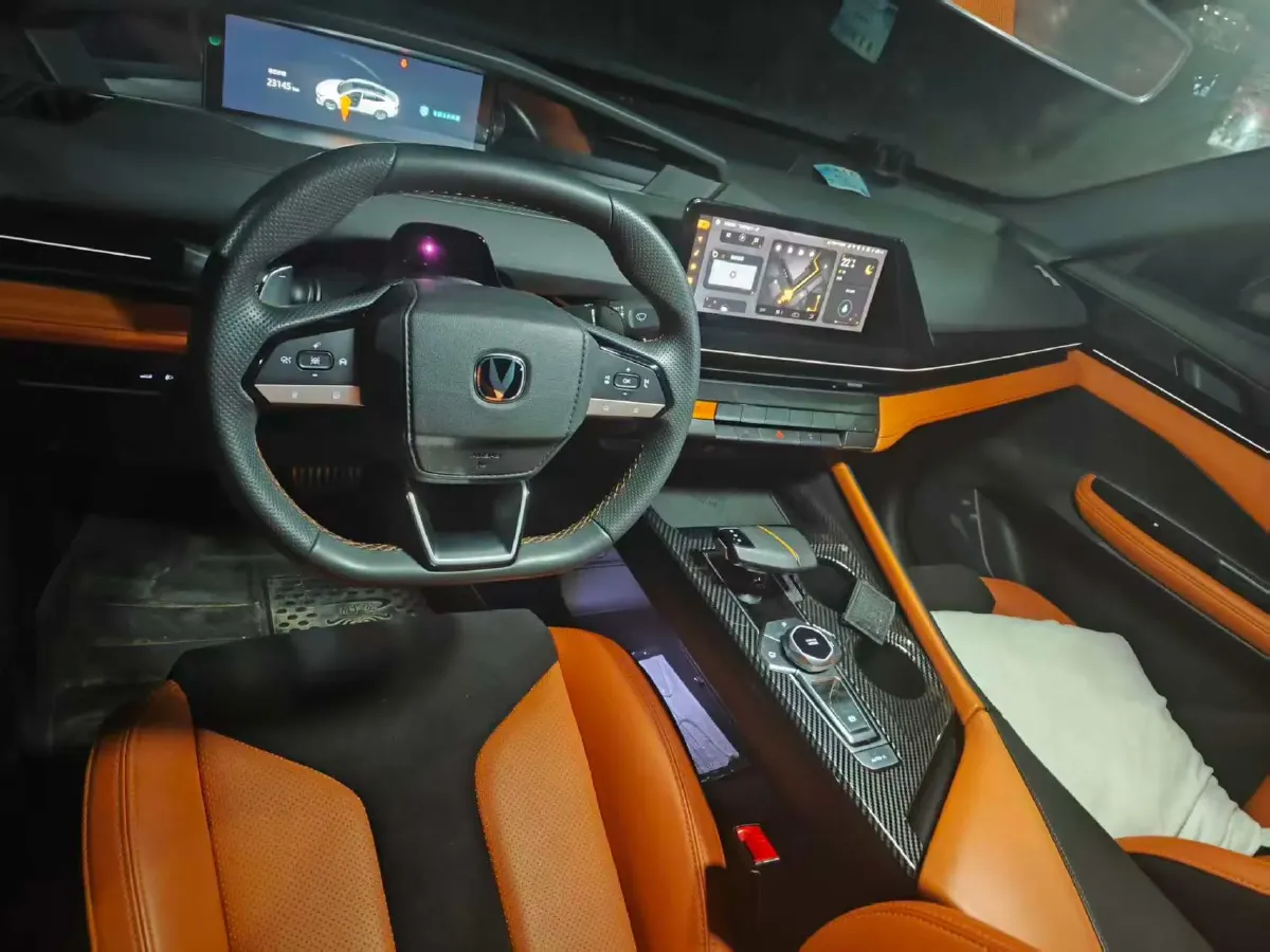 2023 ChangAn UNI-V 1.5T 188HP L4 7DCT,autocango,china used car exporter,china ev exporter,chinese used car exporter,chinese used ev exporter