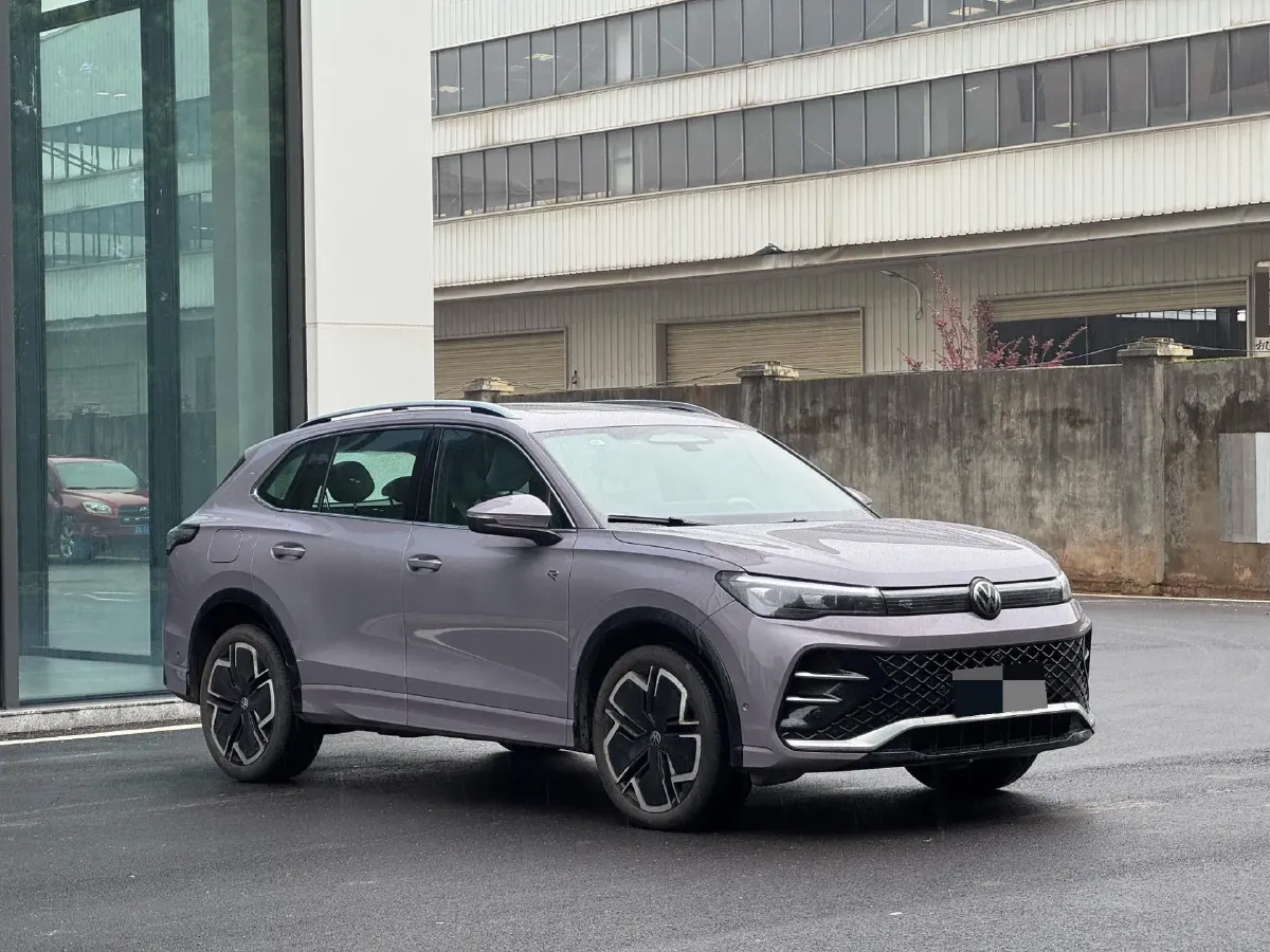 2024 Volkswagen Tiguan L 2.0T 186HP L4 7DCT,autocango,china used car exporter,china ev exporter,chinese used car exporter,chinese used ev exporter