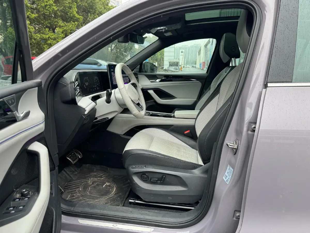 2024 Volkswagen Tiguan L 2.0T 186HP L4 7DCT,autocango,china used car exporter,china ev exporter,chinese used car exporter,chinese used ev exporter