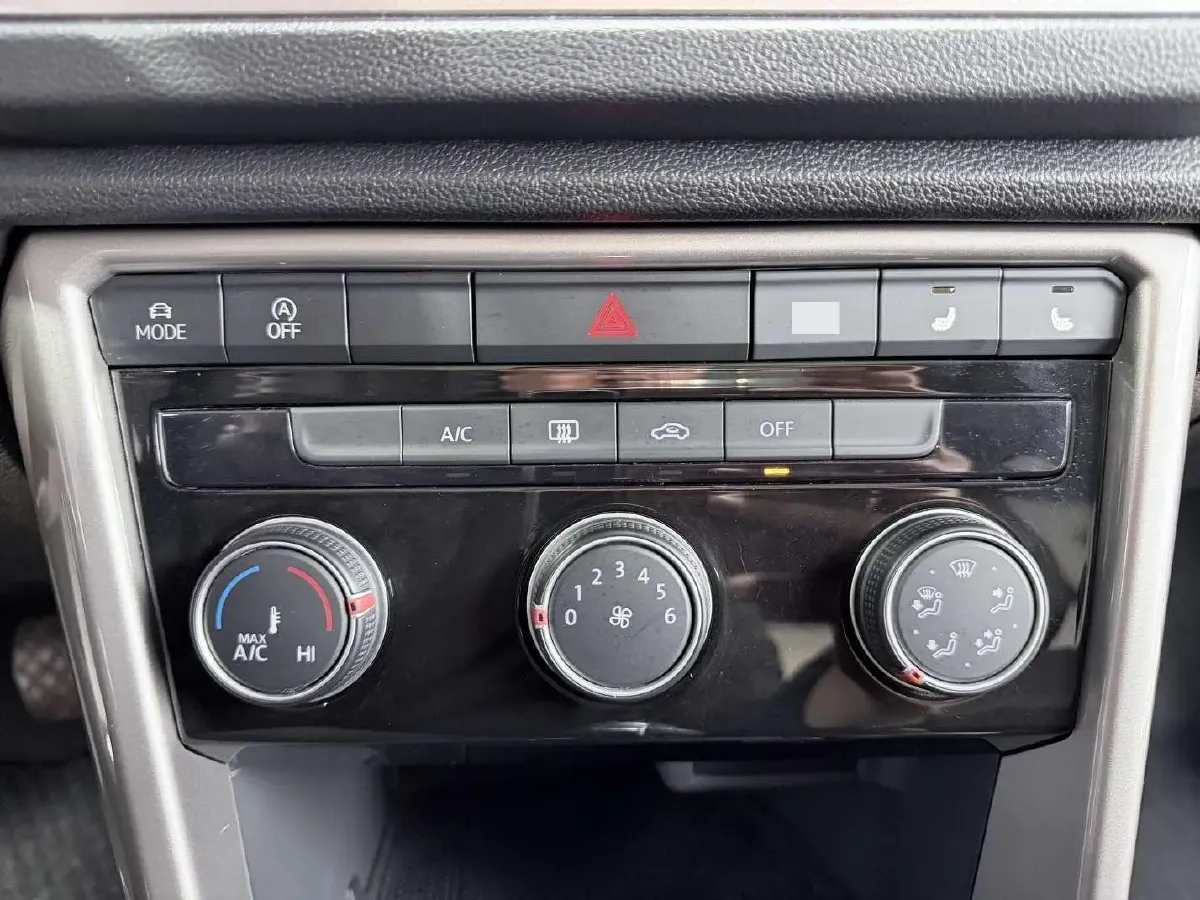 2022 Volkswagen T-Roc 1.4T 150HP L4 7DCT,autocango,china used car exporter,china ev exporter,chinese used car exporter,chinese used ev exporter