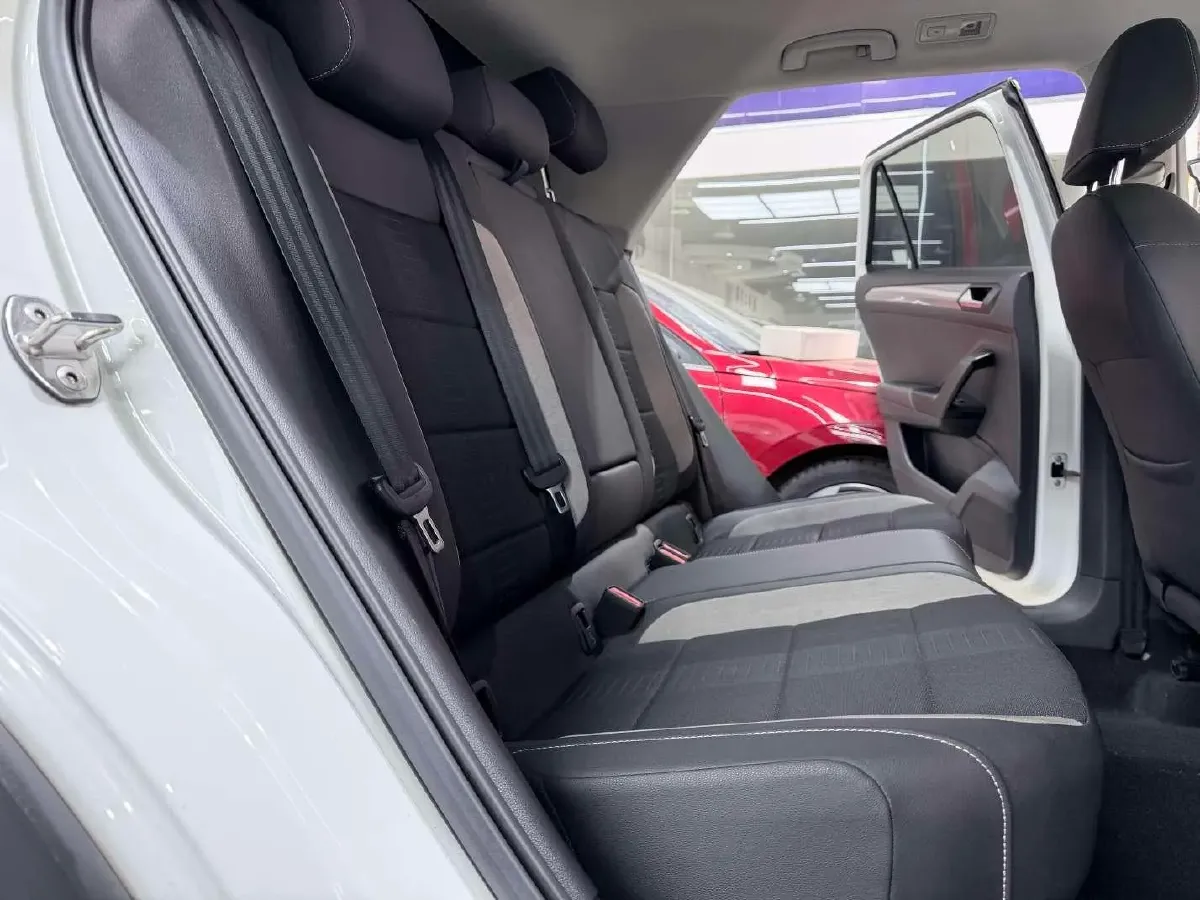 2022 Volkswagen T-Roc 1.4T 150HP L4 7DCT,autocango,china used car exporter,china ev exporter,chinese used car exporter,chinese used ev exporter