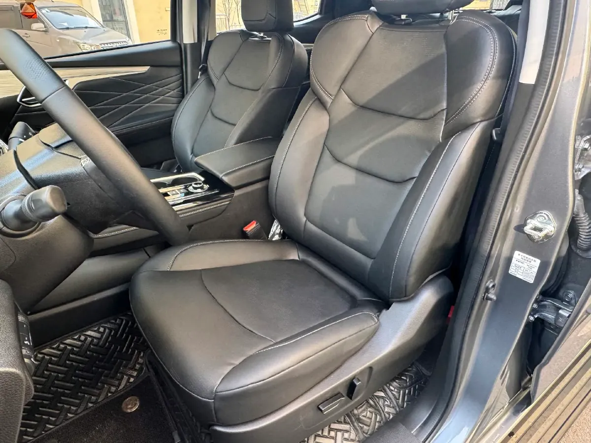 2025 Isuzu D-MAX 1.9T 177HP L4 8AT,autocango,china used car exporter,china ev exporter,chinese used car exporter,chinese used ev exporter