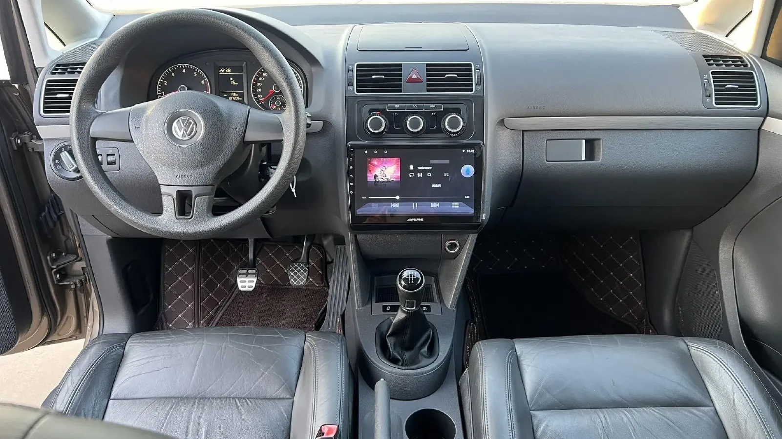 2016 Volkswagen Polo 1.4L 90HP L4 5MT,autocango,china used car exporter,china ev exporter,chinese used car exporter,chinese used ev exporter