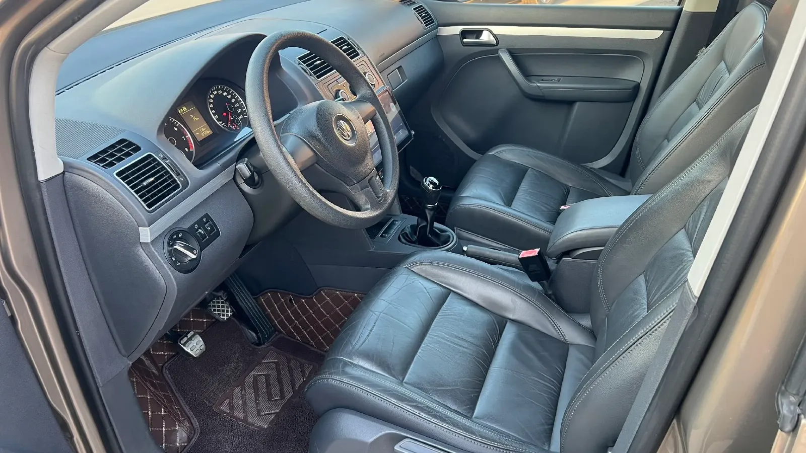 2016 Volkswagen Polo 1.4L 90HP L4 5MT,autocango,china used car exporter,china ev exporter,chinese used car exporter,chinese used ev exporter