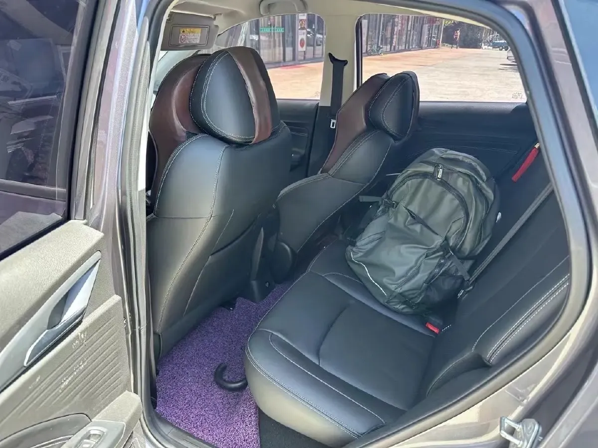 2022 ChangAn Oshan X7 Plus 1.5T 188HP L4 7DCT,autocango,china used car exporter,china ev exporter,chinese used car exporter,chinese used ev exporter