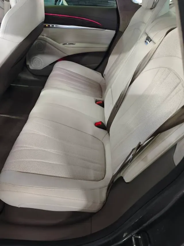 2022 IM L7 BEV 90KWH,autocango,china used car exporter,china ev exporter,chinese used car exporter,chinese used ev exporter