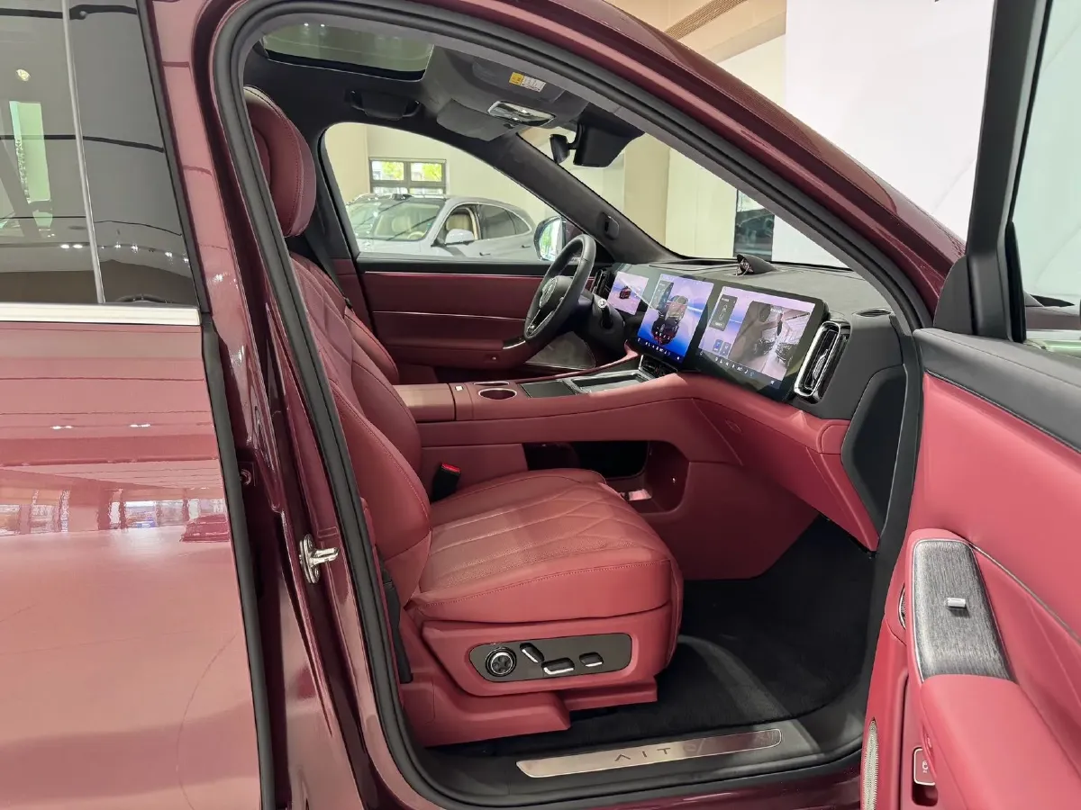 2025 AITO AITO M8 REEV 160HP REEV 53.4KWH,autocango,china used car exporter,china ev exporter,chinese used car exporter,chinese used ev exporter