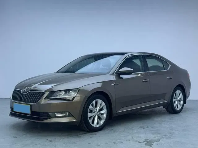 2018 Skoda Superb 1.8T 180HP L4 7DCT,autocango,china used car exporter,china ev exporter,chinese used car exporter,chinese used ev exporter