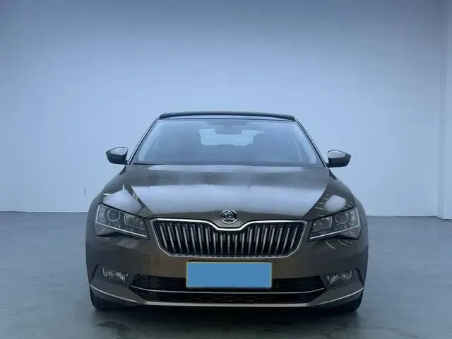 2018 Skoda Superb 1.8T 180HP L4 7DCT,autocango,china used car exporter,china ev exporter,chinese used car exporter,chinese used ev exporter
