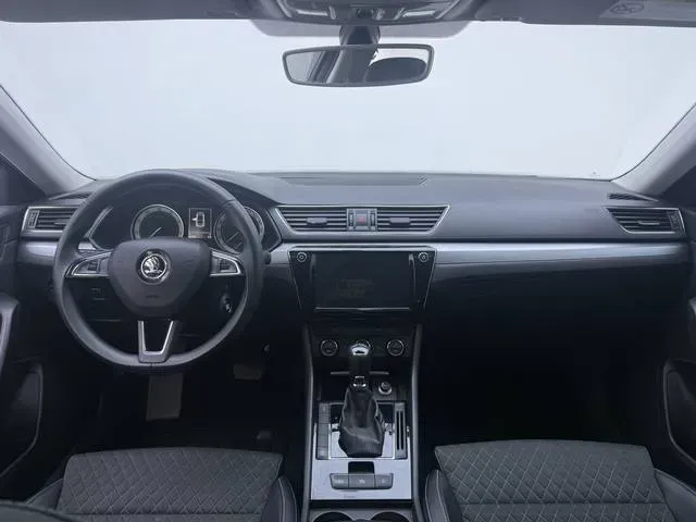 2018 Skoda Superb 1.8T 180HP L4 7DCT,autocango,china used car exporter,china ev exporter,chinese used car exporter,chinese used ev exporter