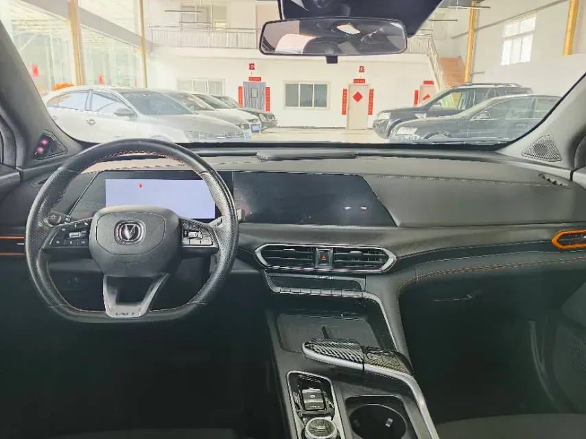 2022 ChangAn UNI-T 1.5T 188HP L4 7DCT,autocango,china used car exporter,china ev exporter,chinese used car exporter,chinese used ev exporter