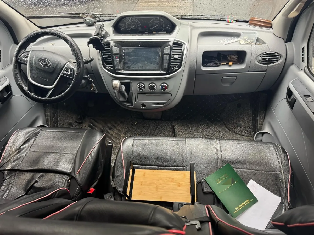 2021 MAXUS XinTu V80 2.0T 127HP L4 6MT,autocango,china used car exporter,china ev exporter,chinese used car exporter,chinese used ev exporter