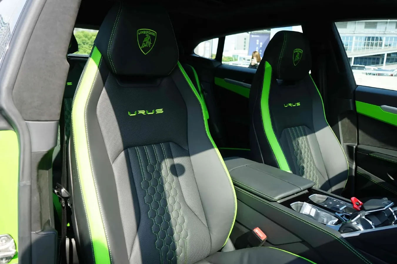 2023 Lamborghini Urus 4.0T 641HP V8 8AT,autocango,china used car exporter,china ev exporter,chinese used car exporter,chinese used ev exporter