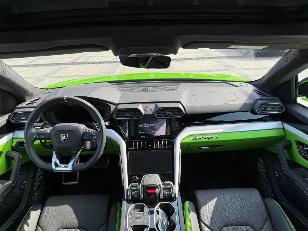 2023 Lamborghini Urus 4.0T 641HP V8 8AT,autocango,china used car exporter,china ev exporter,chinese used car exporter,chinese used ev exporter