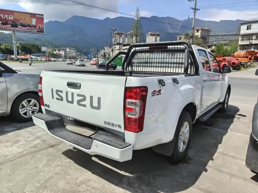 2023 Isuzu RE-MAX Jim 2.5T 143HP L4 6MT,autocango,china used car exporter,china ev exporter,chinese used car exporter,chinese used ev exporter