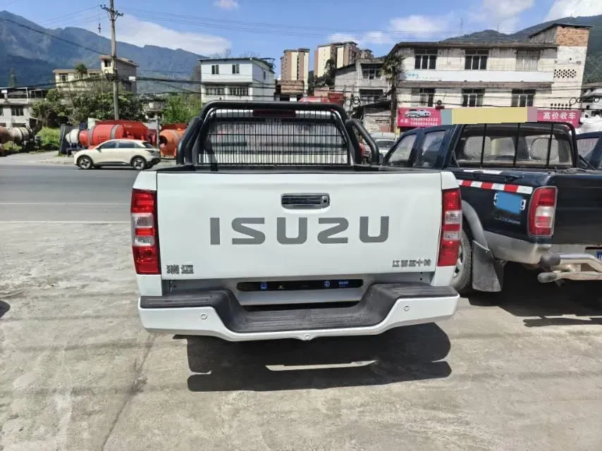 2023 Isuzu RE-MAX Jim 2.5T 143HP L4 6MT,autocango,china used car exporter,china ev exporter,chinese used car exporter,chinese used ev exporter