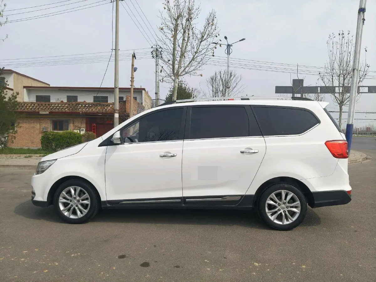 2016 BaoJun 730 1.5L 112HP L4 5MT,autocango,china used car exporter,china ev exporter,chinese used car exporter,chinese used ev exporter