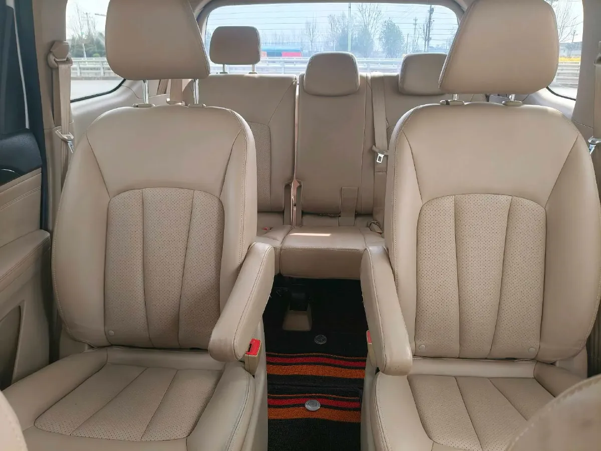 2016 BaoJun 730 1.5L 112HP L4 5MT,autocango,china used car exporter,china ev exporter,chinese used car exporter,chinese used ev exporter