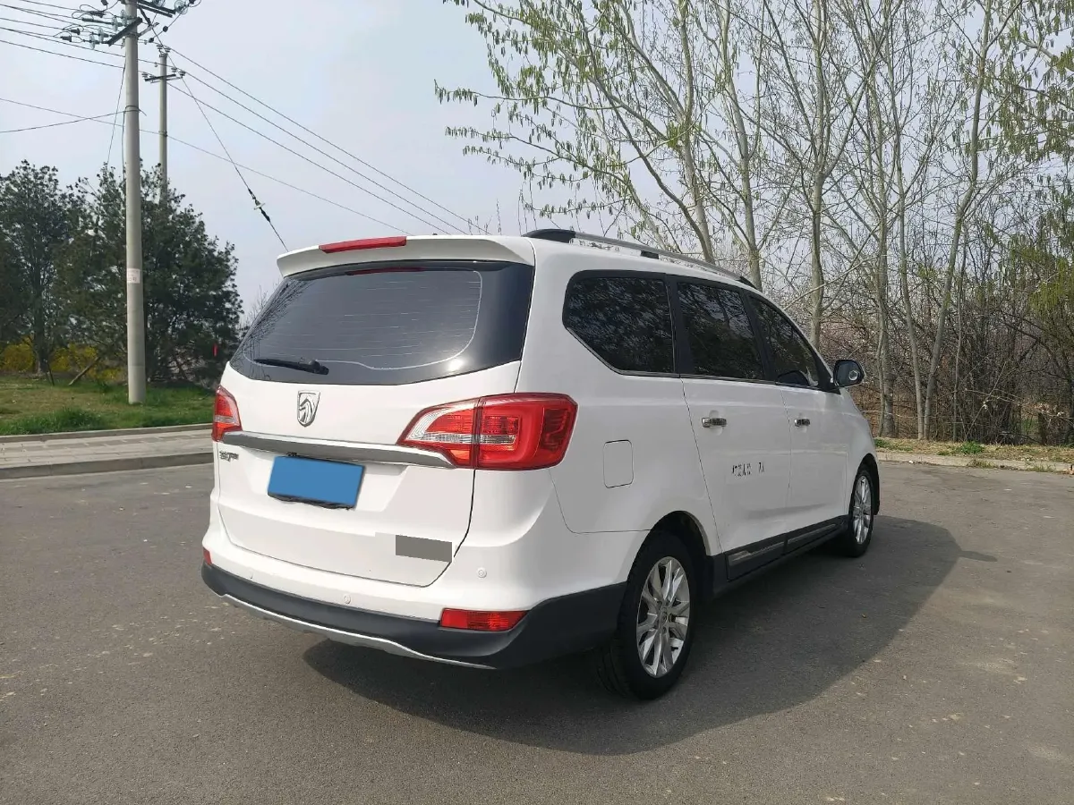 2016 BaoJun 730 1.5L 112HP L4 5MT,autocango,china used car exporter,china ev exporter,chinese used car exporter,chinese used ev exporter