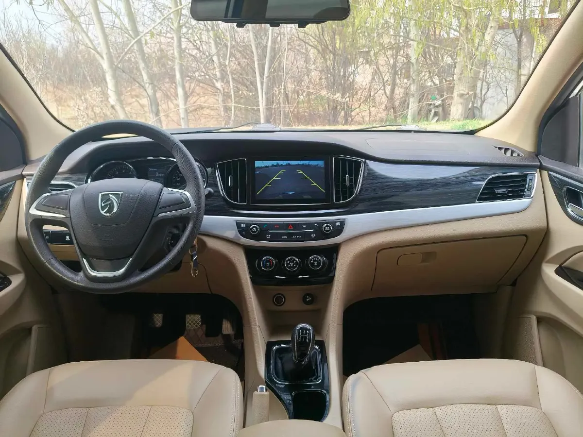 2016 BaoJun 730 1.5L 112HP L4 5MT,autocango,china used car exporter,china ev exporter,chinese used car exporter,chinese used ev exporter