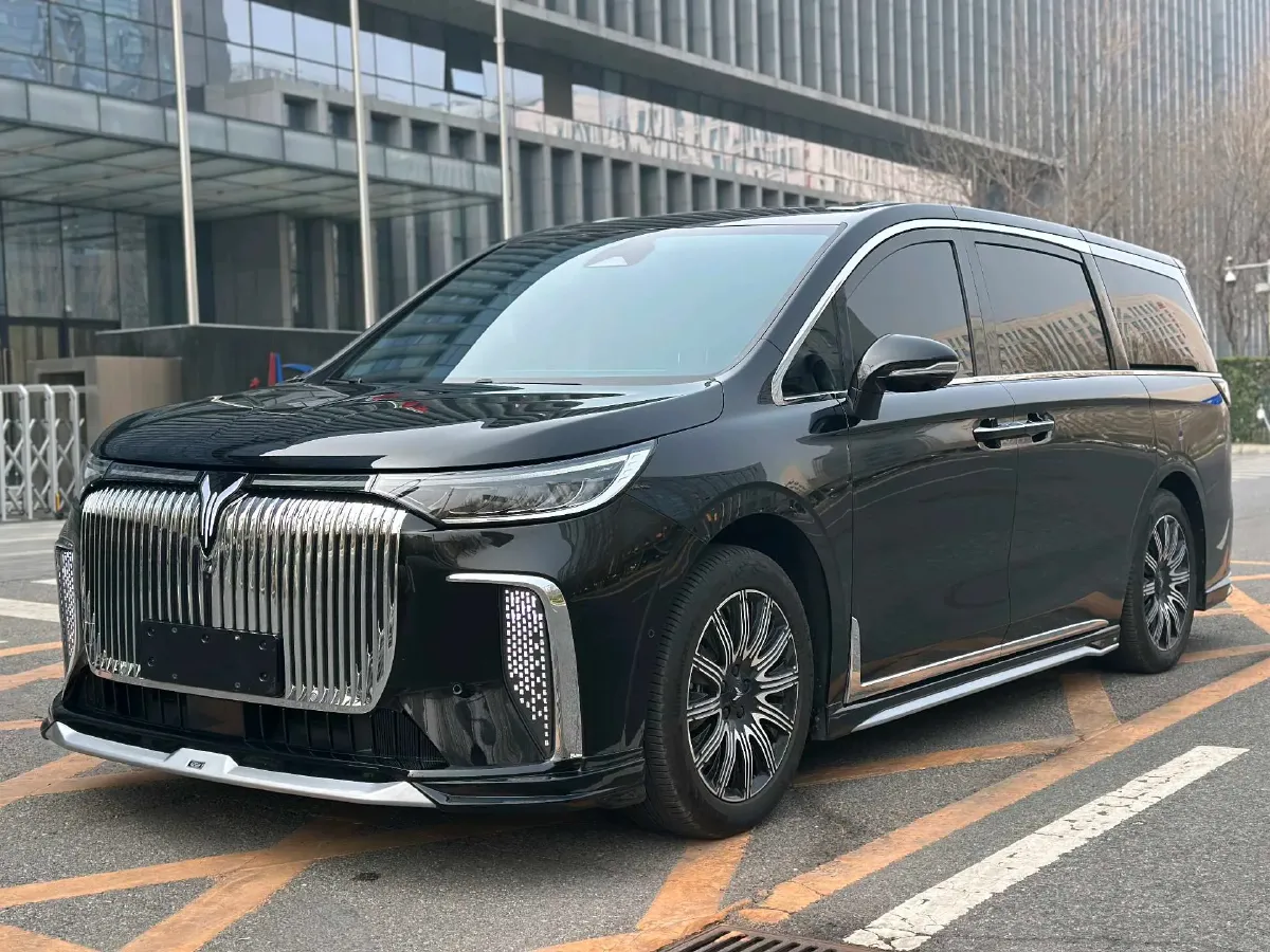 2025 Voyah Dream BEV 108.7KWH,autocango,china used car exporter,china ev exporter,chinese used car exporter,chinese used ev exporter