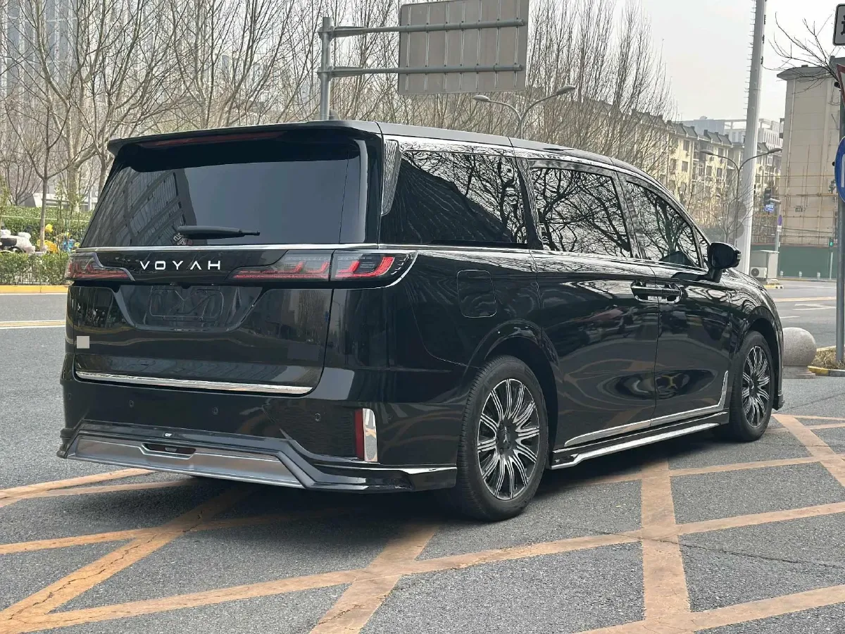 2025 Voyah Dream BEV 108.7KWH,autocango,china used car exporter,china ev exporter,chinese used car exporter,chinese used ev exporter