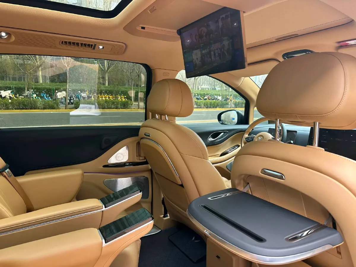 2025 Voyah Dream BEV 108.7KWH,autocango,china used car exporter,china ev exporter,chinese used car exporter,chinese used ev exporter