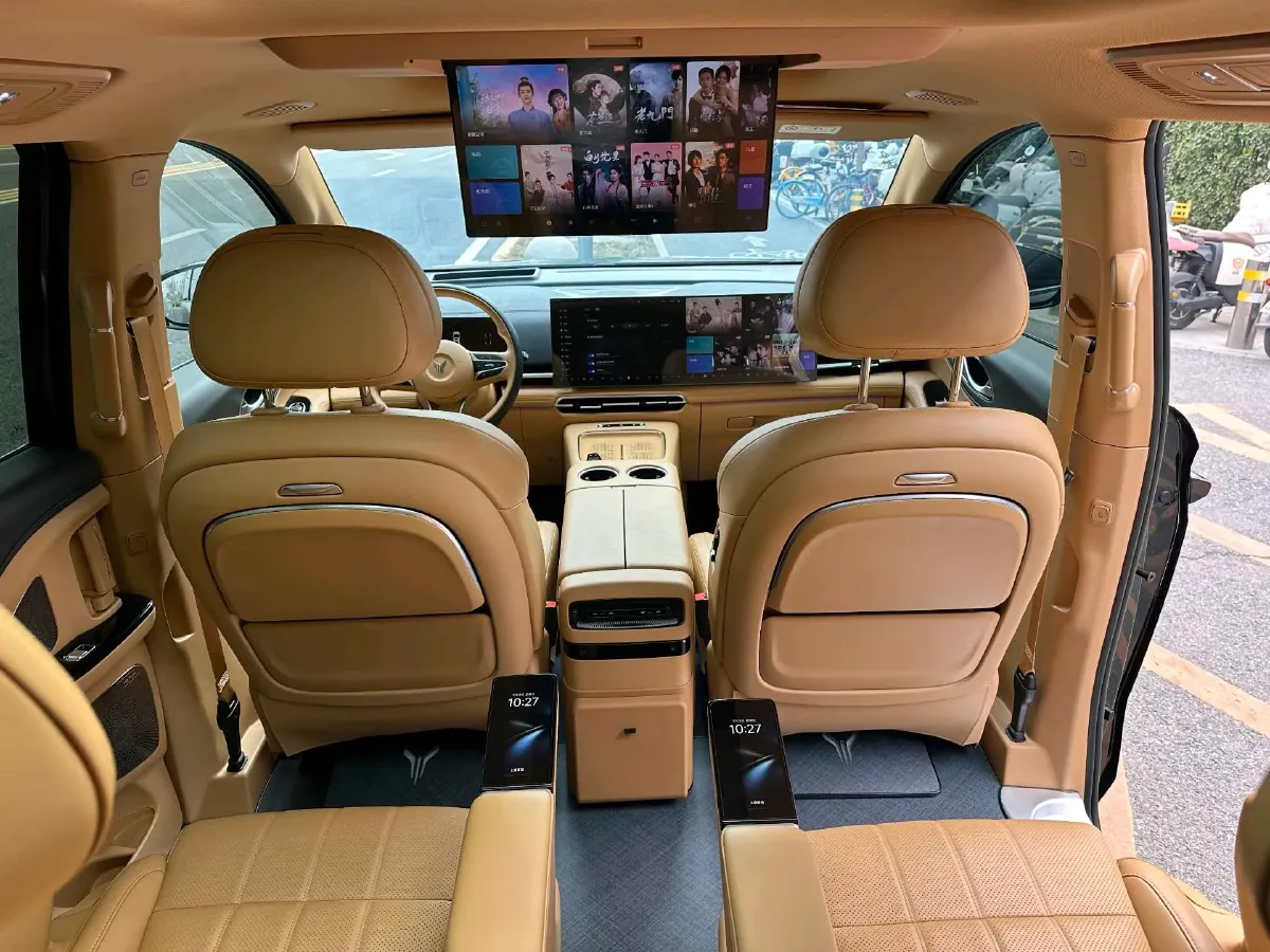 2025 Voyah Dream BEV 108.7KWH,autocango,china used car exporter,china ev exporter,chinese used car exporter,chinese used ev exporter