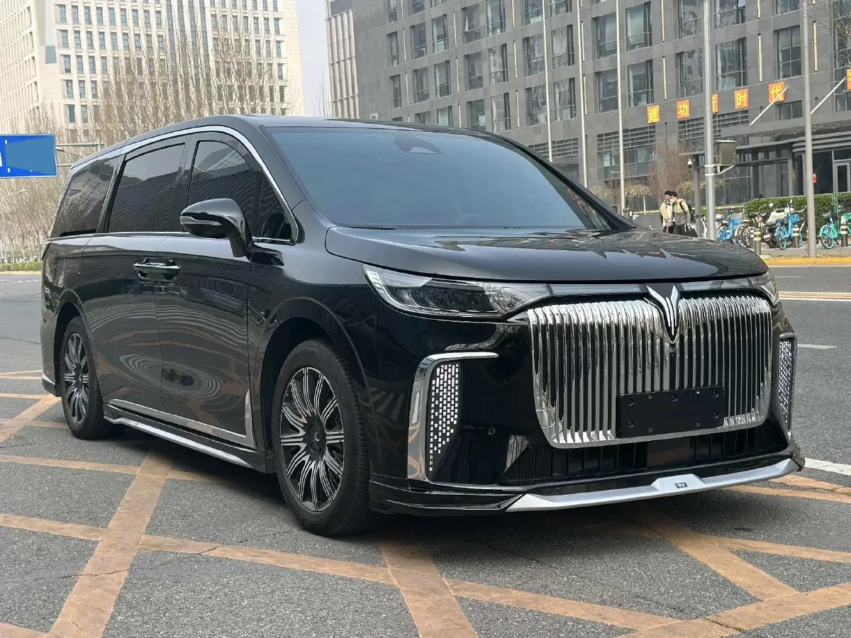 2025 Voyah Dream BEV 108.7KWH,autocango,china used car exporter,china ev exporter,chinese used car exporter,chinese used ev exporter