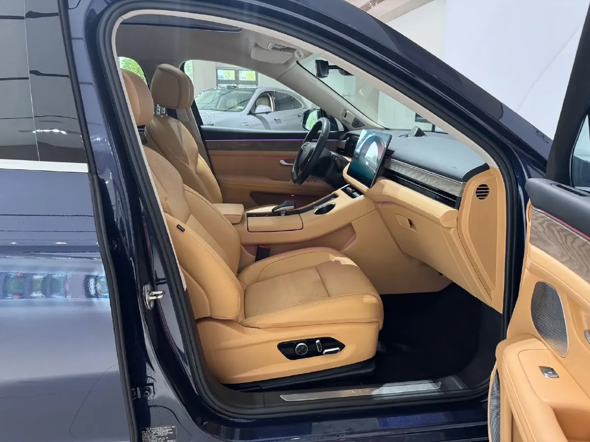 2022 Isuzu Mu-X 2.0T 220HP L4 8AT,autocango,china used car exporter,china ev exporter,chinese used car exporter,chinese used ev exporter