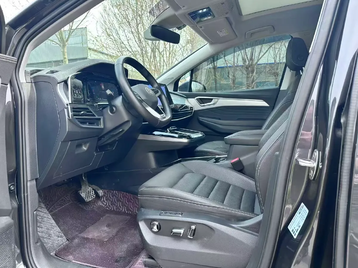 2021 Volkswagen Talagon 2.0T 220HP L4 7DCT,autocango,china used car exporter,china ev exporter,chinese used car exporter,chinese used ev exporter