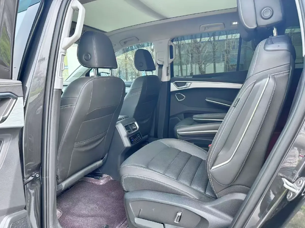 2021 Volkswagen Talagon 2.0T 220HP L4 7DCT,autocango,china used car exporter,china ev exporter,chinese used car exporter,chinese used ev exporter