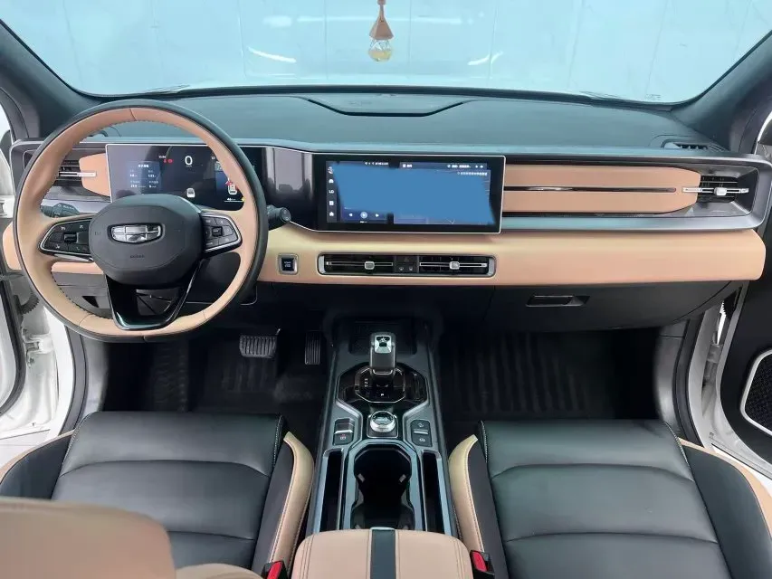 2023 Geely ICON 1.5T 181HP L4 7DCT,autocango,china used car exporter,china ev exporter,chinese used car exporter,chinese used ev exporter