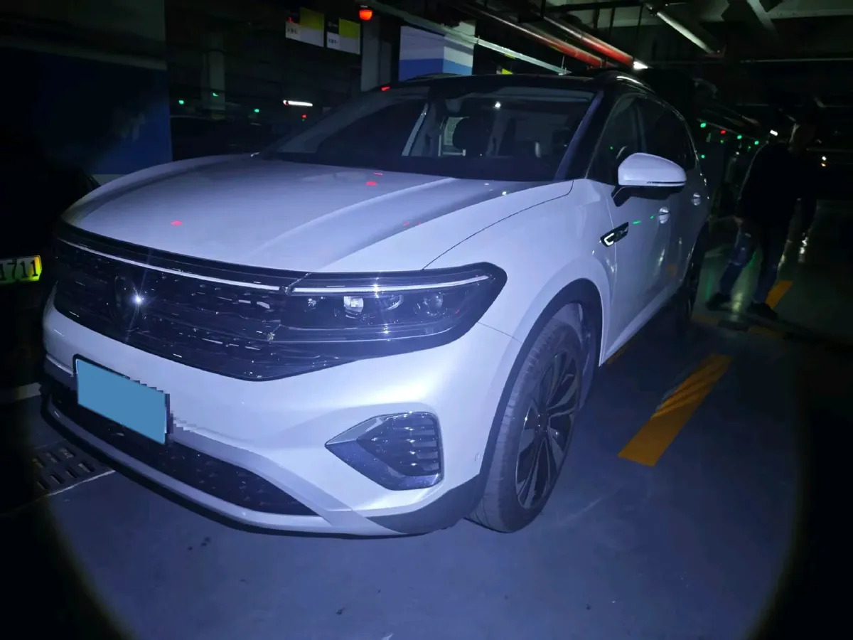 2022 Volkswagen Talagon 2.0T 220HP L4 7DCT,autocango,china used car exporter,china ev exporter,chinese used car exporter,chinese used ev exporter