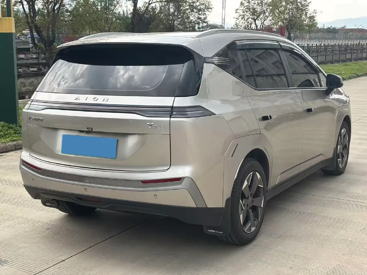 2024 Leapmotor C11 1.5L 95HP L4 REEV 43.74KWH,autocango,china used car exporter,china ev exporter,chinese used car exporter,chinese used ev exporter