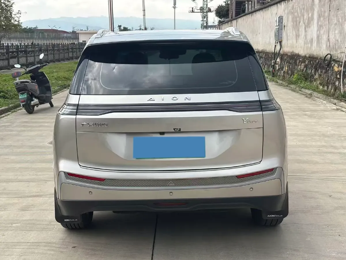 2024 Leapmotor C11 1.5L 95HP L4 REEV 43.74KWH,autocango,china used car exporter,china ev exporter,chinese used car exporter,chinese used ev exporter