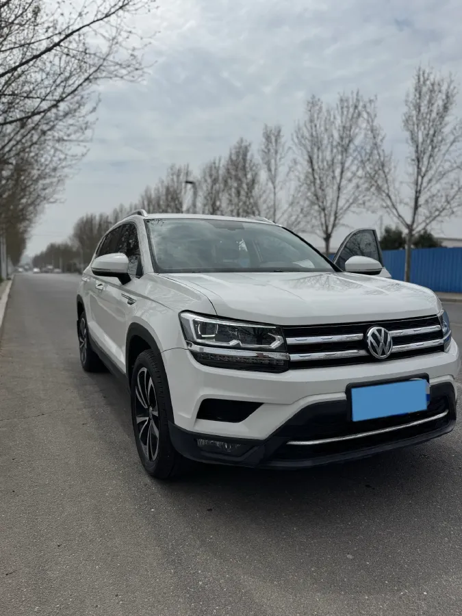 2020 Volkswagen Tharu 2.0T 186HP L4 7DCT,autocango,china used car exporter,china ev exporter,chinese used car exporter,chinese used ev exporter