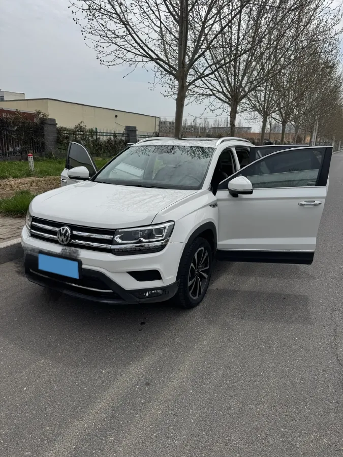 2020 Volkswagen Tharu 2.0T 186HP L4 7DCT,autocango,china used car exporter,china ev exporter,chinese used car exporter,chinese used ev exporter