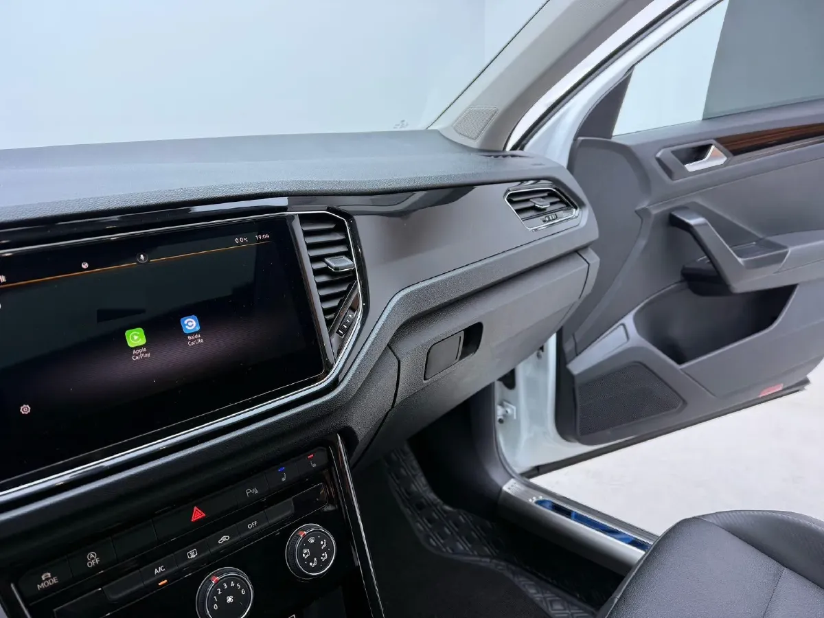 2021 Volkswagen T-Roc 1.4T 150HP L4 7DCT,autocango,china used car exporter,china ev exporter,chinese used car exporter,chinese used ev exporter