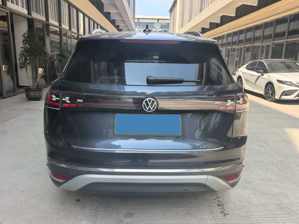 2021 Volkswagen ID.6 Crozz BEV 84.8KWH,autocango,china used car exporter,china ev exporter,chinese used car exporter,chinese used ev exporter