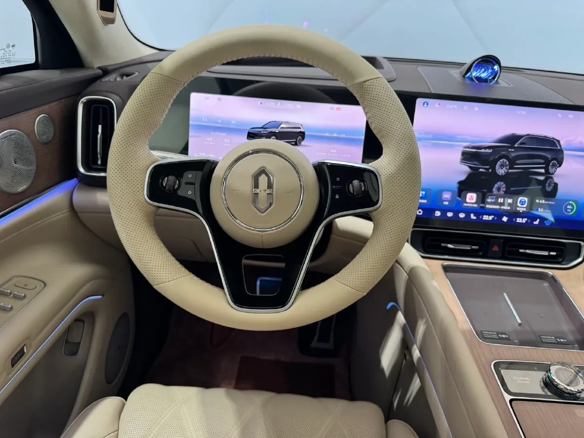 2025 AITO AITO M9 REEV 160HP REEV 52KWH,autocango,china used car exporter,china ev exporter,chinese used car exporter,chinese used ev exporter