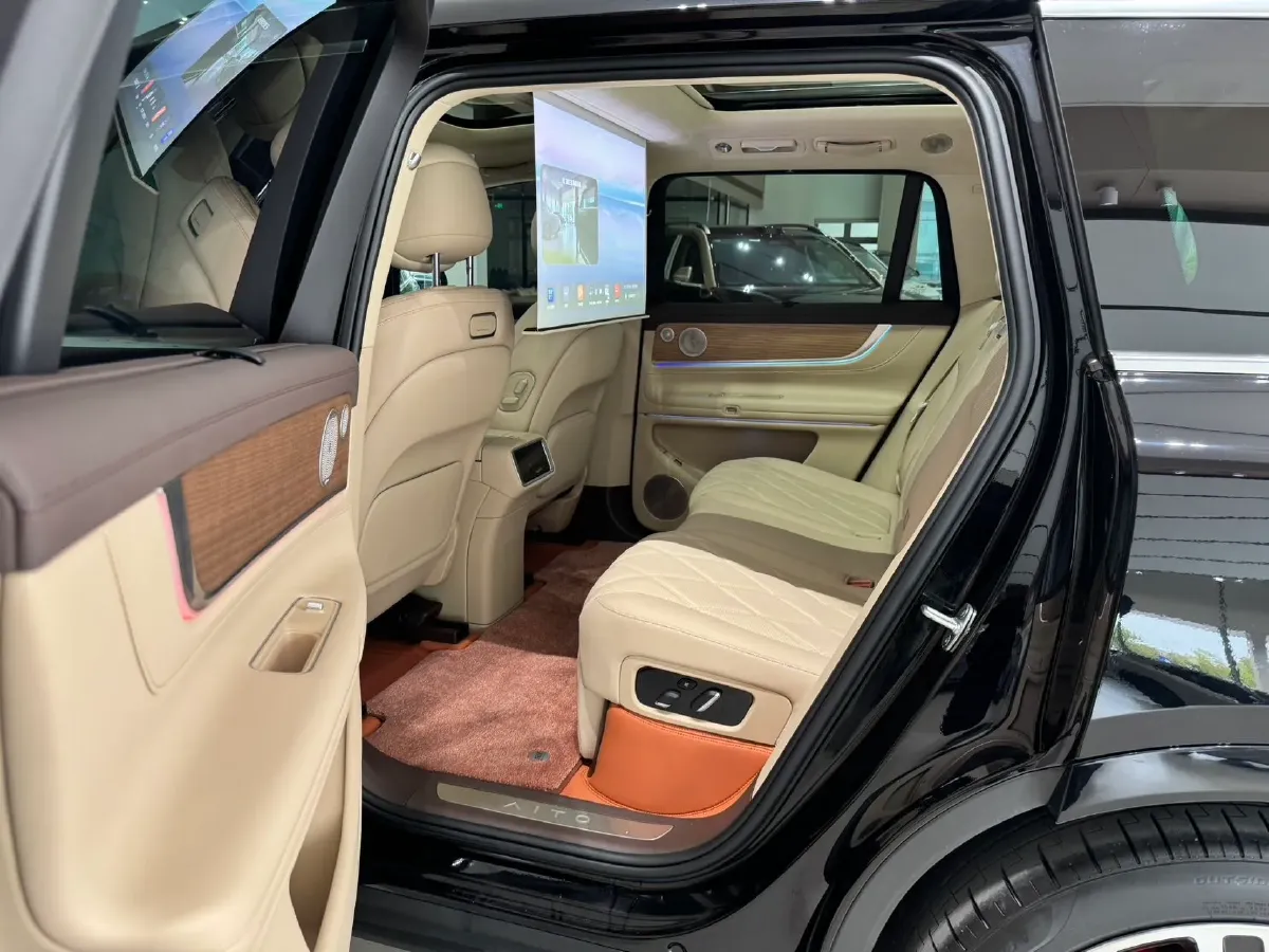 2025 AITO AITO M9 REEV 160HP REEV 52KWH,autocango,china used car exporter,china ev exporter,chinese used car exporter,chinese used ev exporter